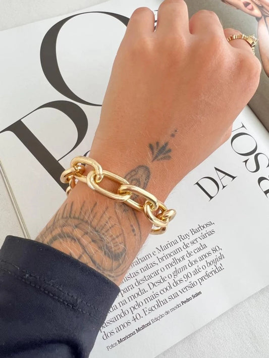 Pulseira Feminina Corrente de Elos Banhada a Ouro 18K – Elegância Clássica e Versátil
